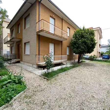 Casa Indipendente Con Giardino דירה *